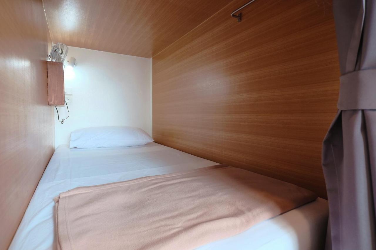 Wayha Hostel Don Mueang Airport Bangkok Kültér fotó